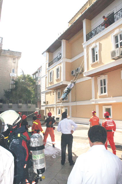 Deprem için saat çalışıyor!