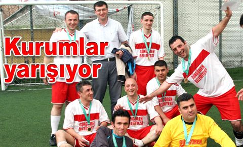 Güngören'de kurumlar futbolda yarışıyor