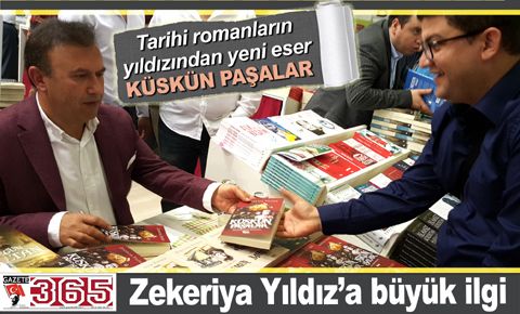 Zekeriya Yıldız TÜYAP’ta yeni kitabını imzaladı